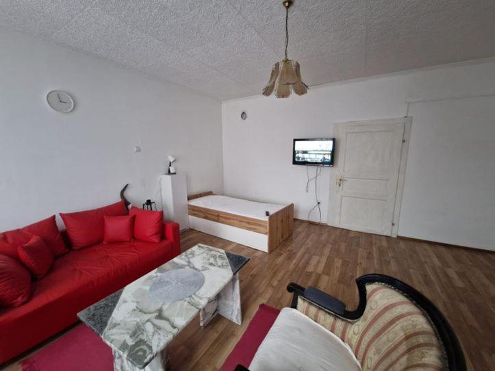 Apartamento Modern Und Gemuetlich Ebenfurth Exterior foto