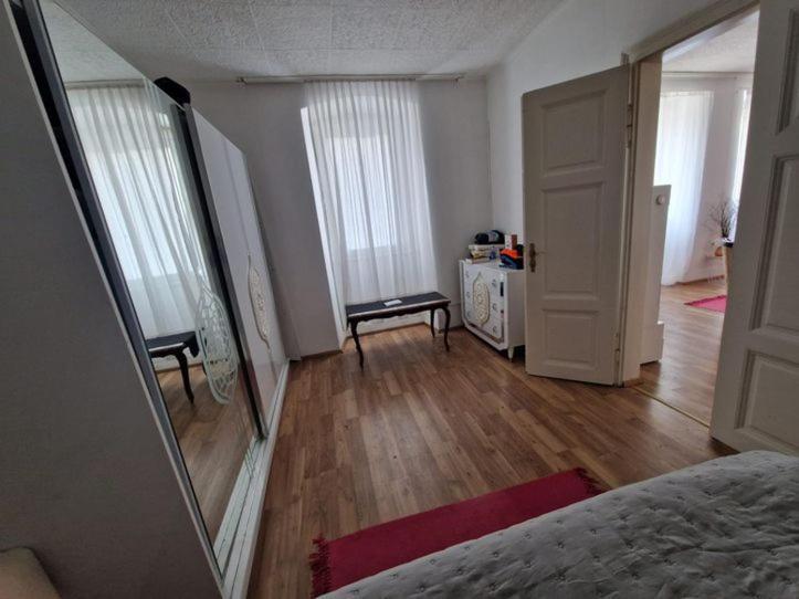 Apartamento Modern Und Gemuetlich Ebenfurth Exterior foto