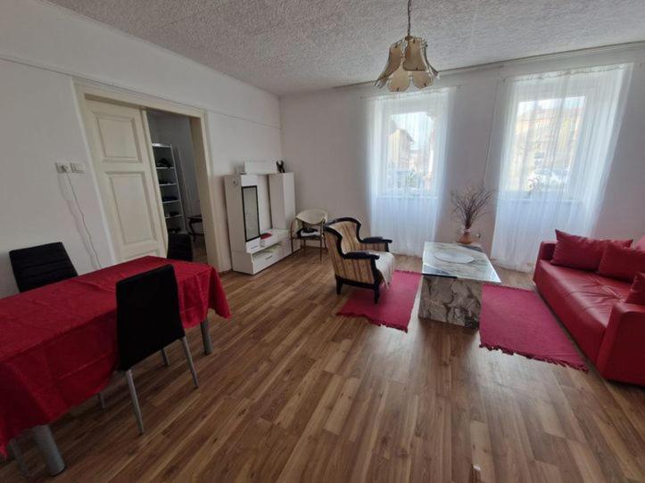 Apartamento Modern Und Gemuetlich Ebenfurth Exterior foto